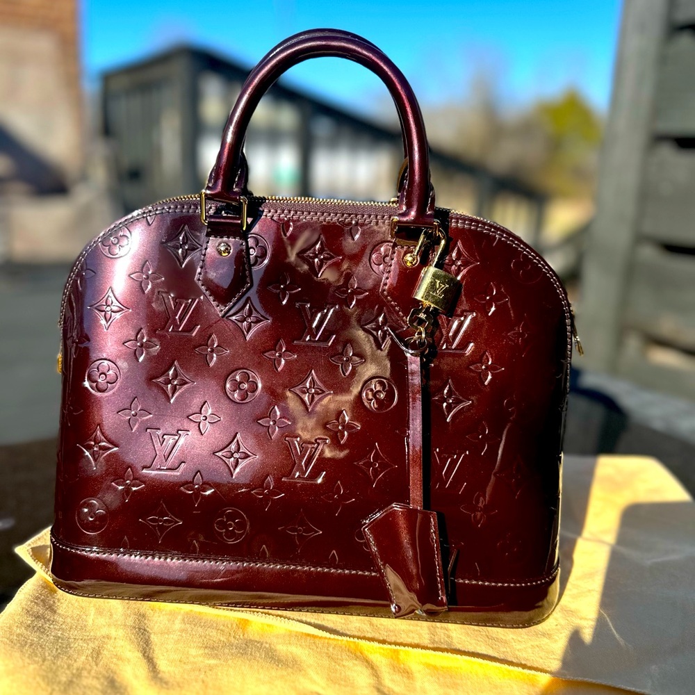 Louis Vuitton Vernise Alma BB